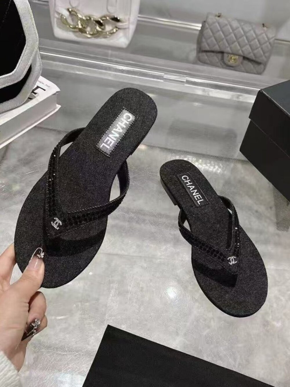🍓🍓Chanel 24S Black Rhinestone Double-C Flip-Flops🍦🍦